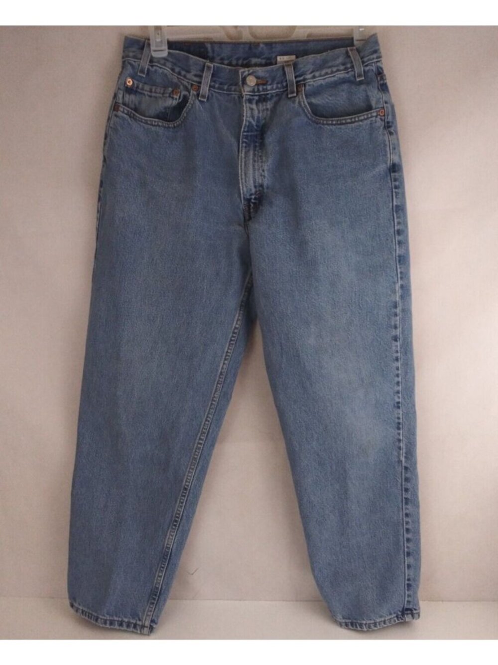 Levi's 550  Relaxed Fit Men's Bootcut Jeans Size 36x30 Measures 32x30